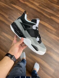 Retro 4 Fear Pack Sneakers Jrdn
