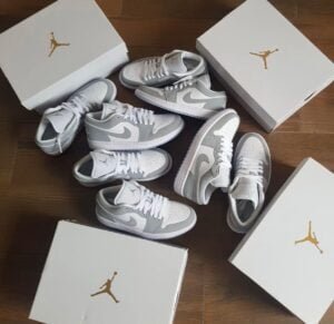 White Wolf Grey Low Sneakers