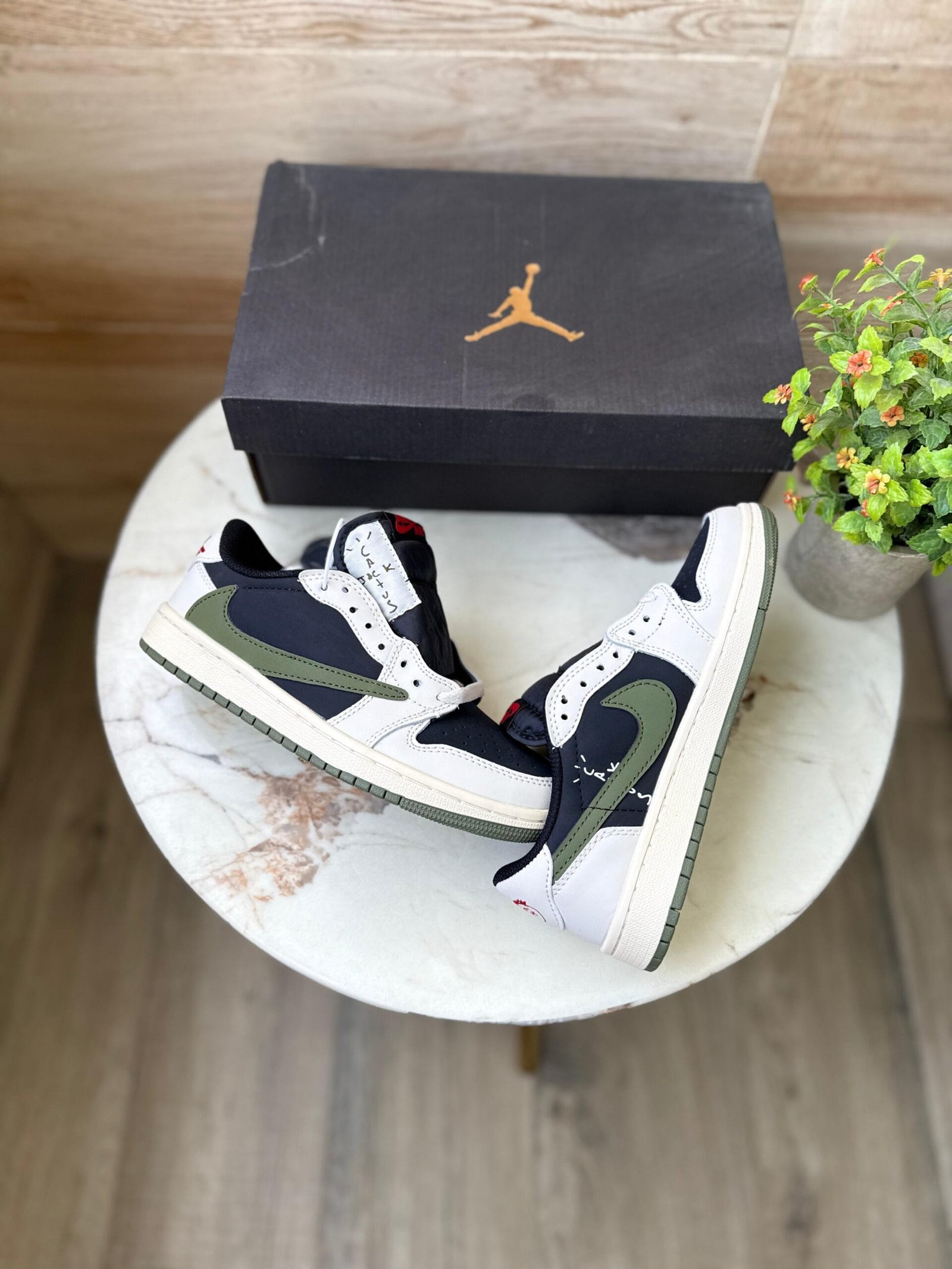 Travis Scott Reverse Noire New Launch (3) Travis Scott Reverse Noire New Launch