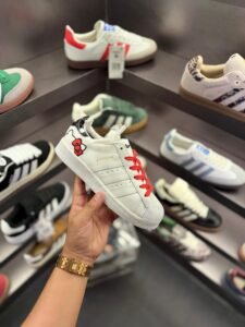 Superstar Hello Kitty Black White Casual Sneakers (3)