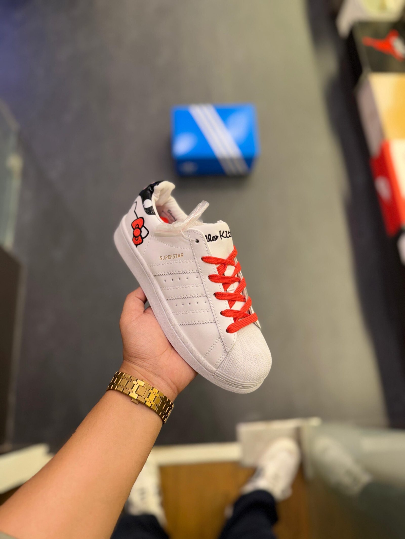 Superstar Hello Kitty Black White Casual Sneakers (4) Superstar Hello Kitty Black White Casual Sneakers (4)