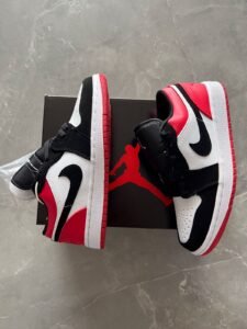 Cut Low Full Leather Sneakers 2 Color