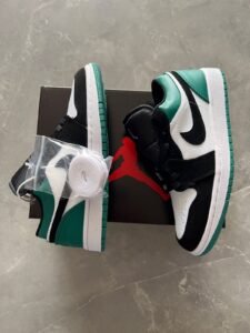 Cut Low Full Leather Sneakers 2 Color