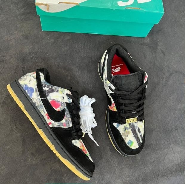 SB Dunk Supreme World Famous Sneakers