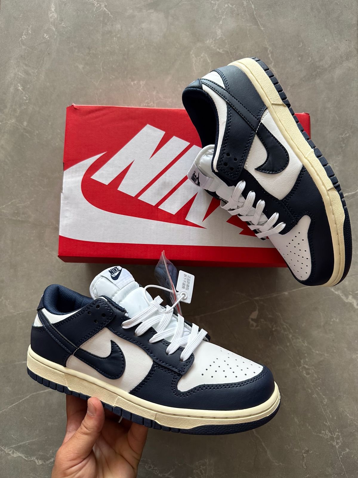 SB Dunk Vintage Navy Sneakers