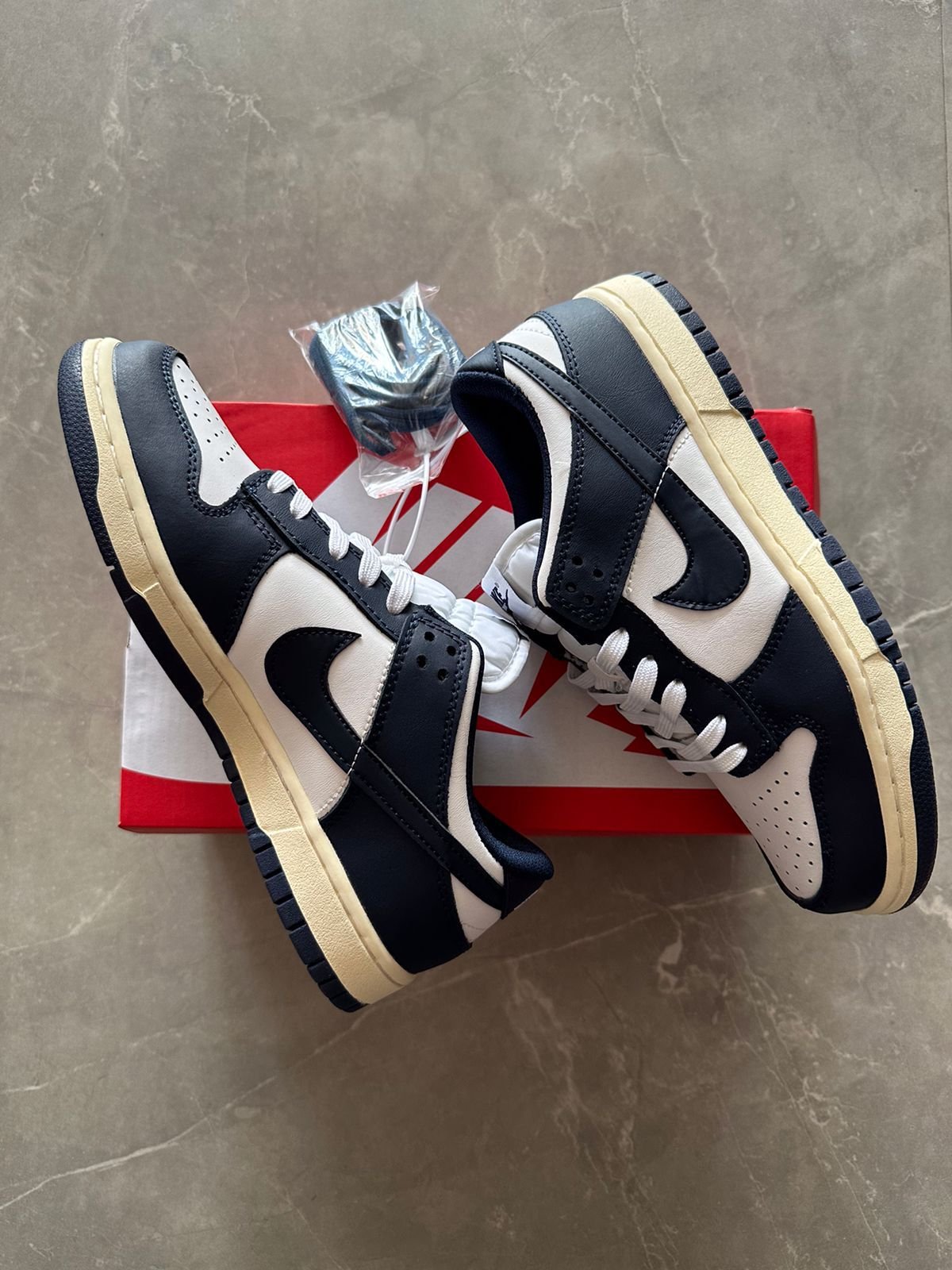 SB Dunk Vintage Navy Sneakers