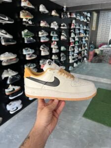 Airforce One Beige Black Sneakers