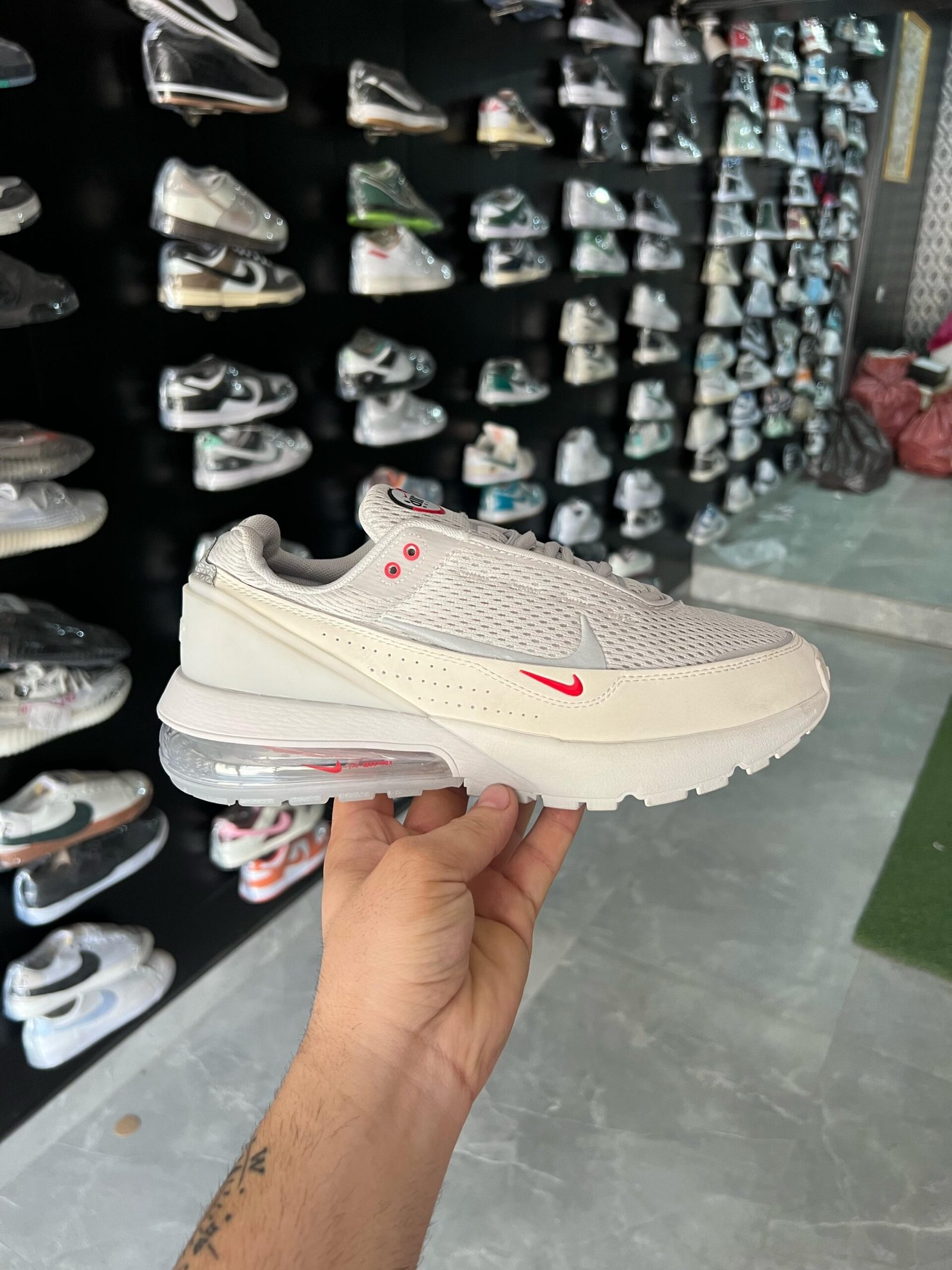 Airmax Pulse Sneaker For Boys 4 Colors