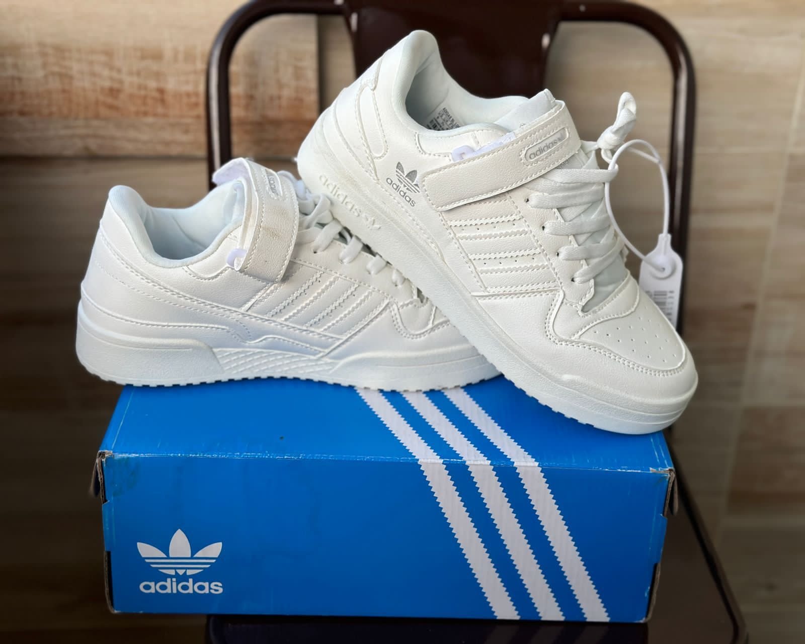 Forum 84 Low Ankle Tripple White Shoes