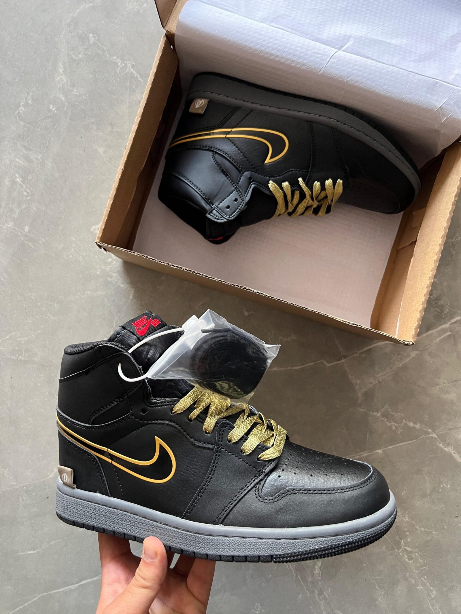 Hawk Eye Full Leather Retro One Sneakers