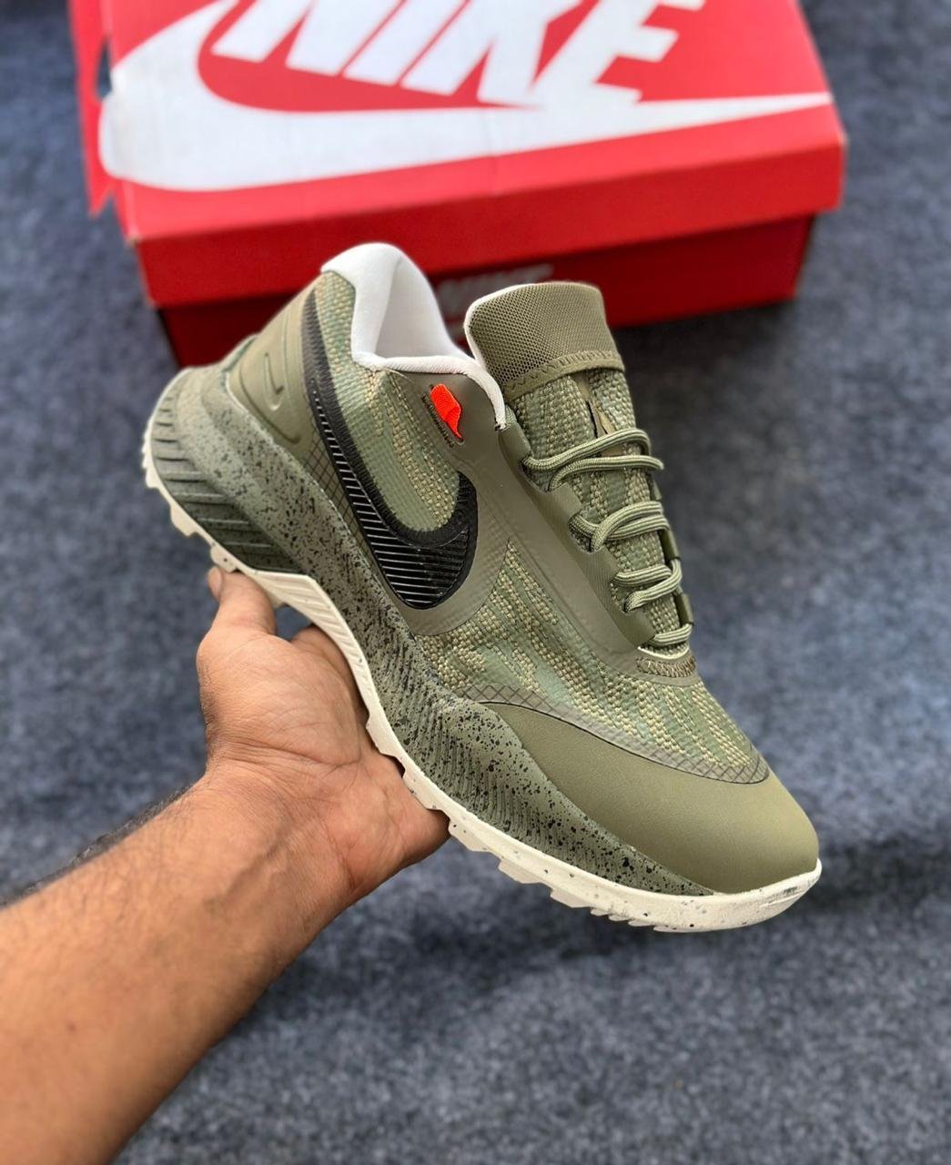 React SFB Carbon Low Sneakers 2 Colors