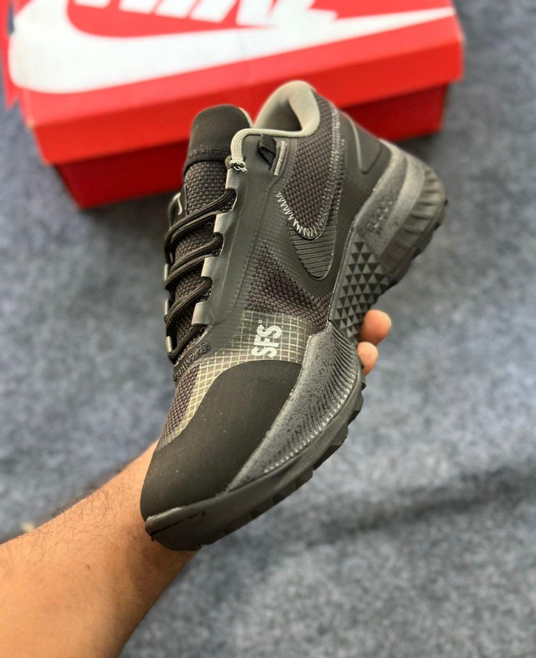 React SFB Carbon Low Sneakers 2 Colors