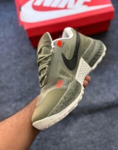 React SFB Carbon Low Sneakers 2 Colors