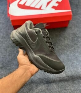 React SFB Carbon Low Sneakers 2 Colors