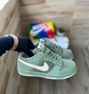 SB Dunk Oil Green Aura Shoes In Stock
