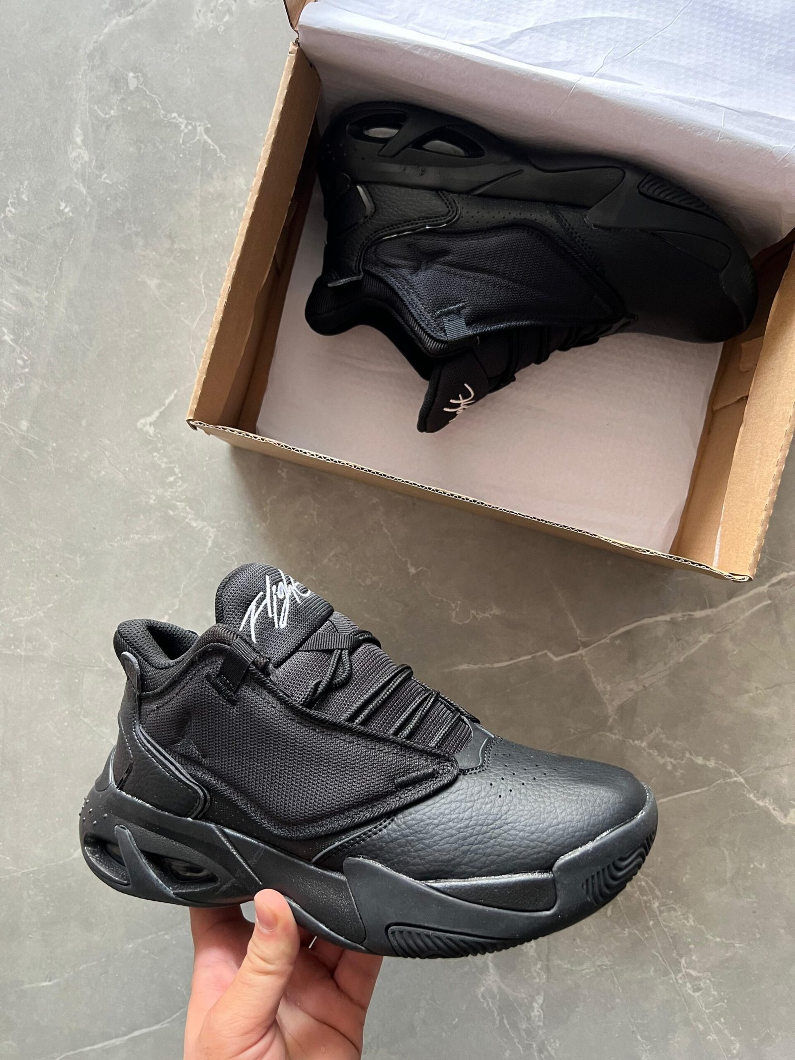 Airmax Aura 4 Sneakers 3 Colors