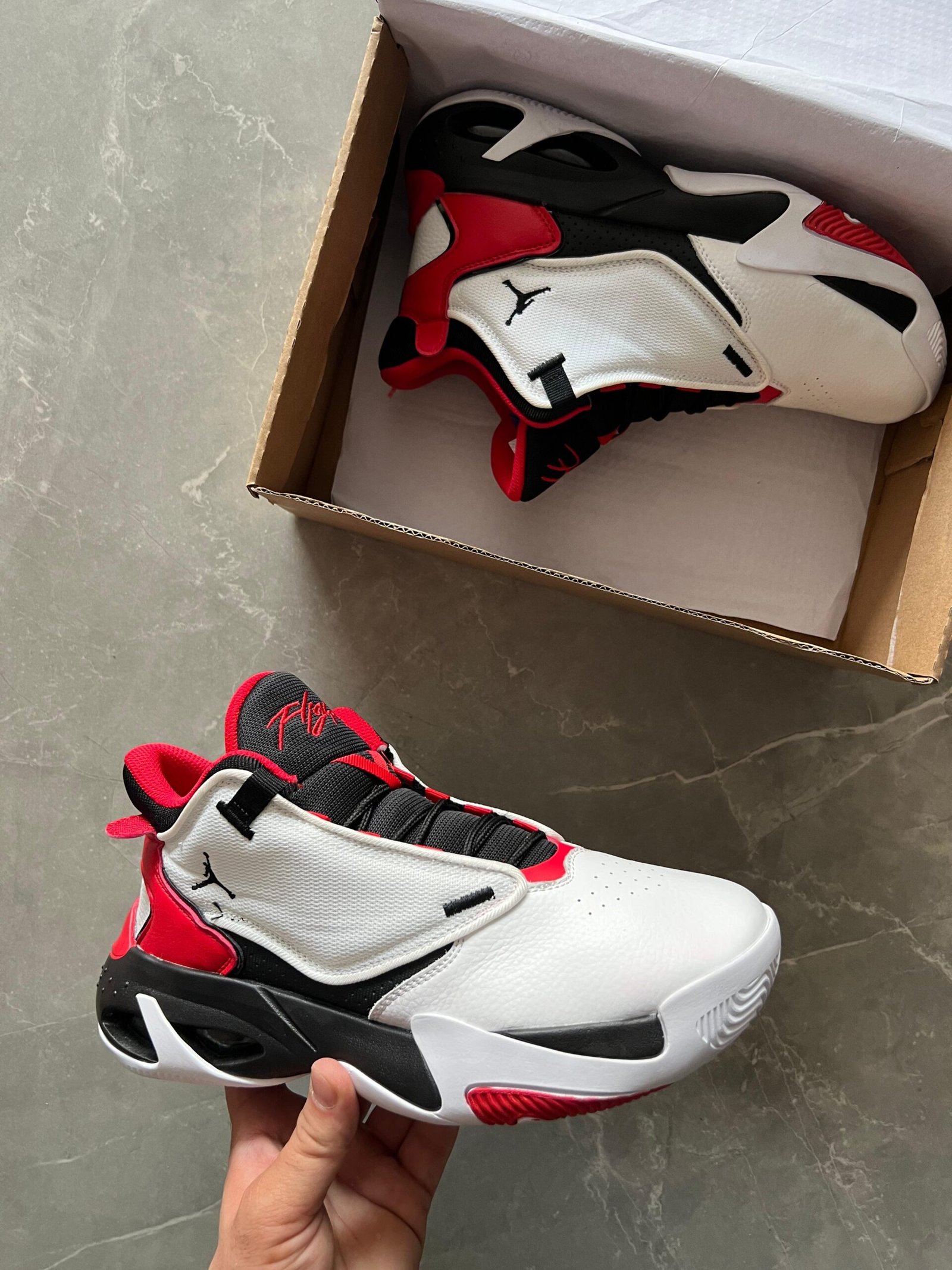 Airmax Aura 4 Sneakers 3 Colors