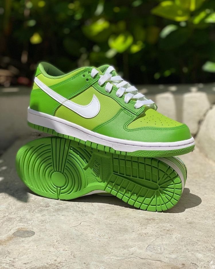 Dunk Green Chlorophyll Sneakers In Stock (4) Dunk Green Chlorophyll Sneakers In Stock