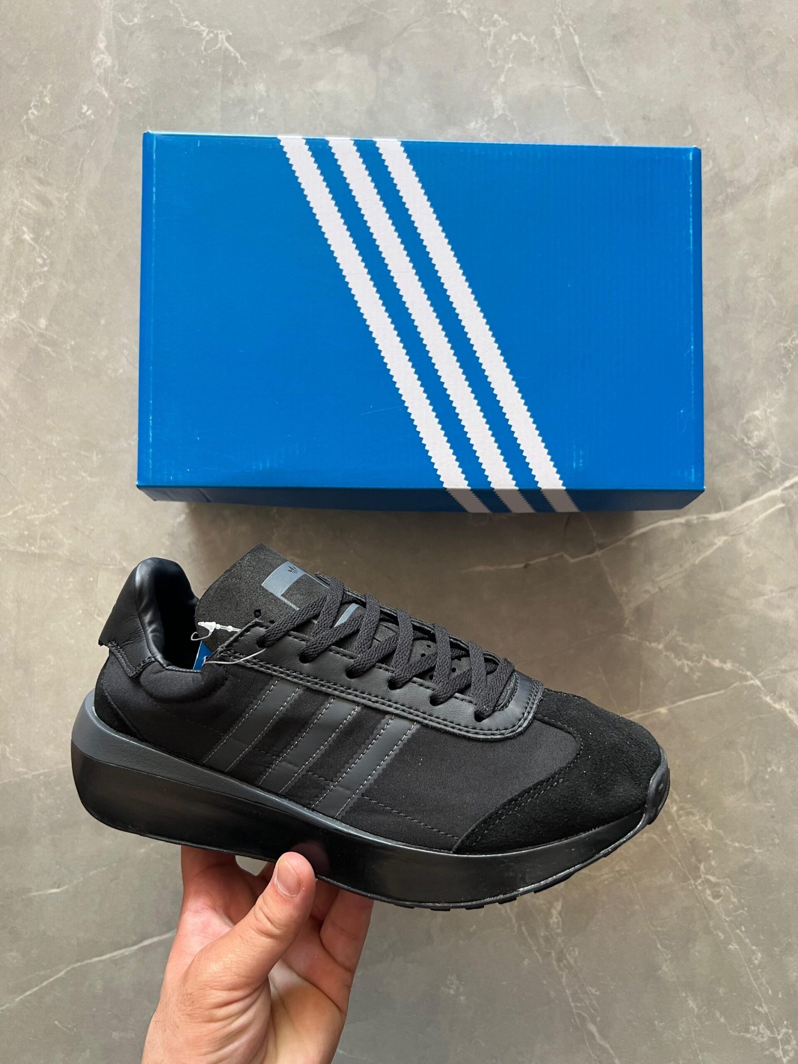 Imported Country Xlg Sneakers 5 Colors