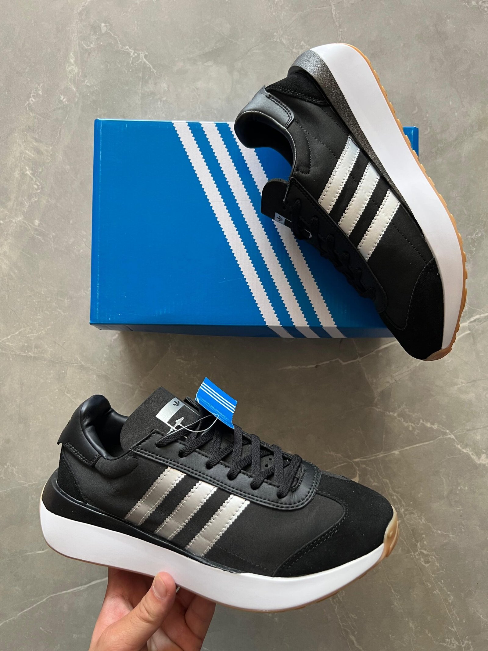 Imported Country Xlg Sneakers 5 Colors