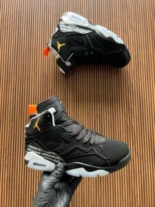 Retro 6 Jumpman Balck White Shoes (1)