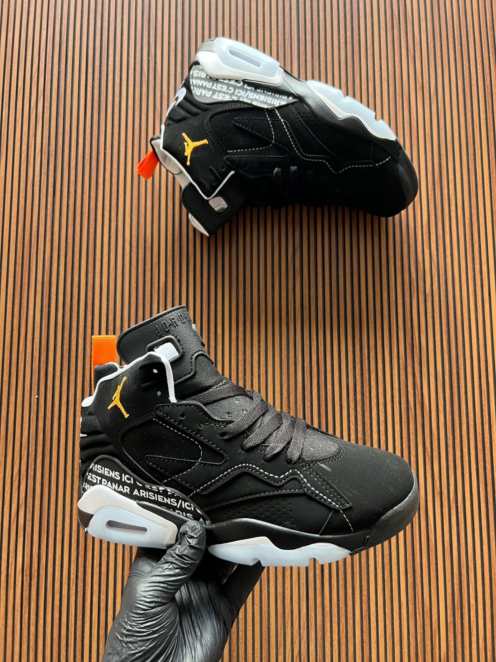 Retro 6 Jumpman Balck White Shoes (1)