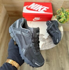 Zoom Vomero 5 Anthracite Edition Sneaker