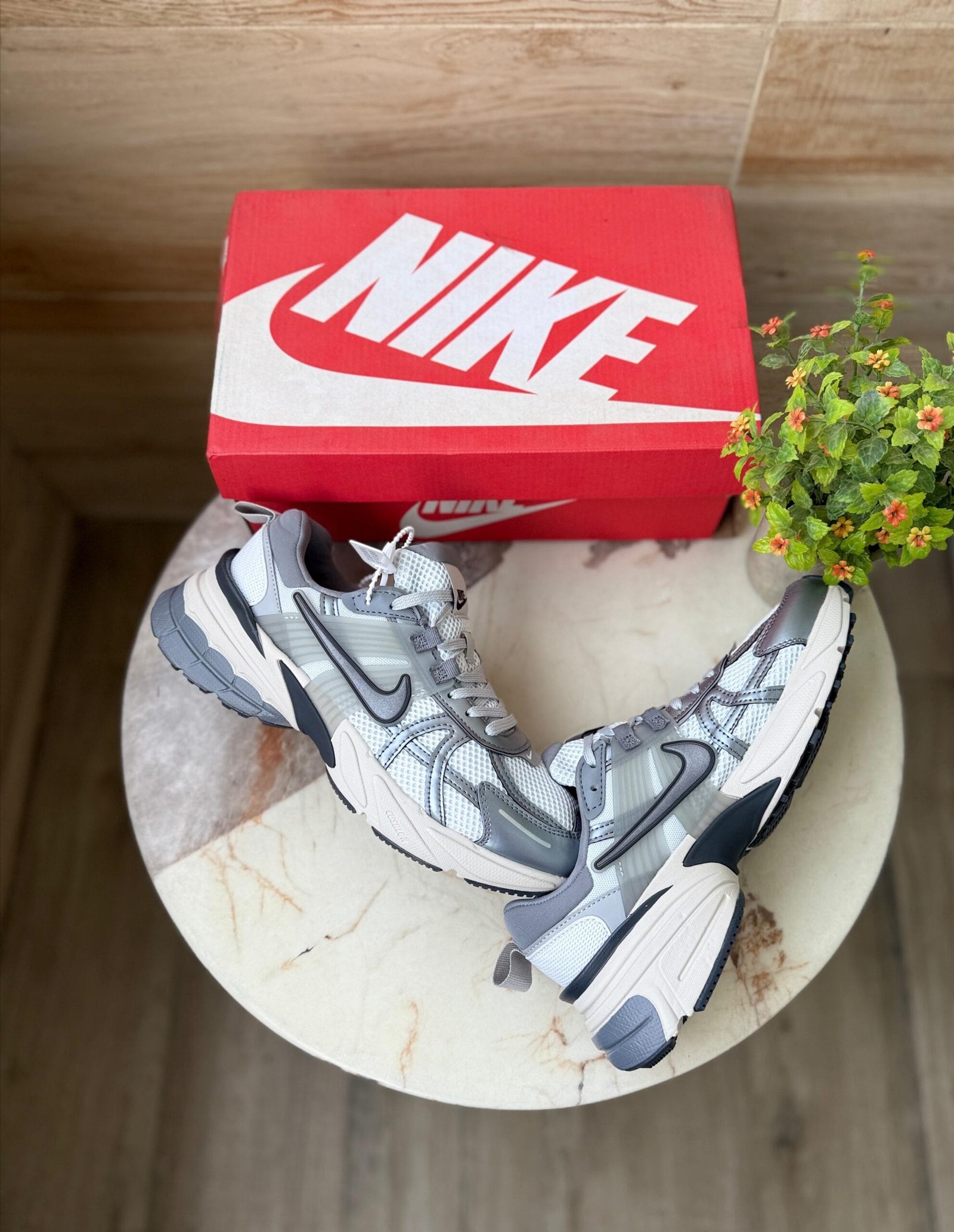 V2k Run Unisex Sneakers Limited Stock