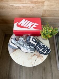 V2k Run Unisex Sneakers Limited Stock