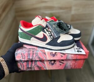 SB Dunks Low X Otomo Katsuhiro Coffee Sneakers