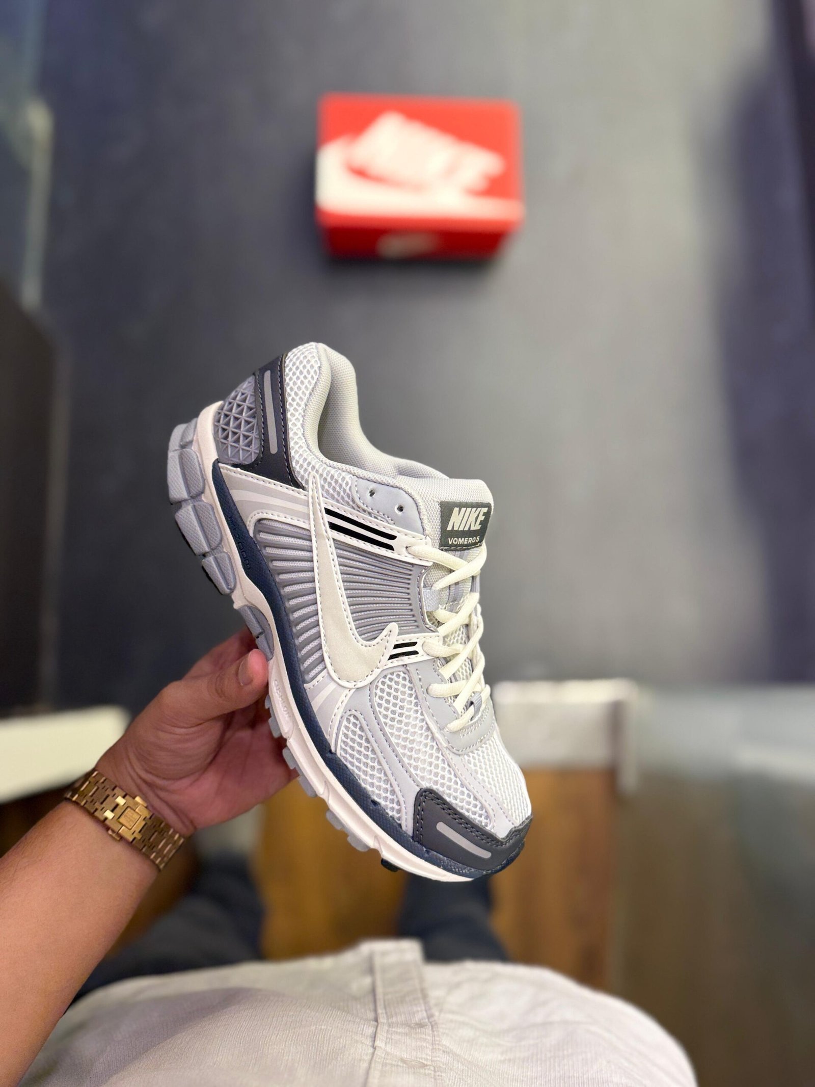 Zoom Vomero 5 Wolf Grey Sneakers For Boys (2)