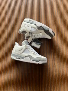 Retro 4 Imported Latest Sneaker For Boys (2)