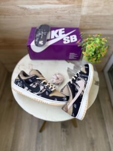 SB Dunk Travis Scott Street Shoes (4)