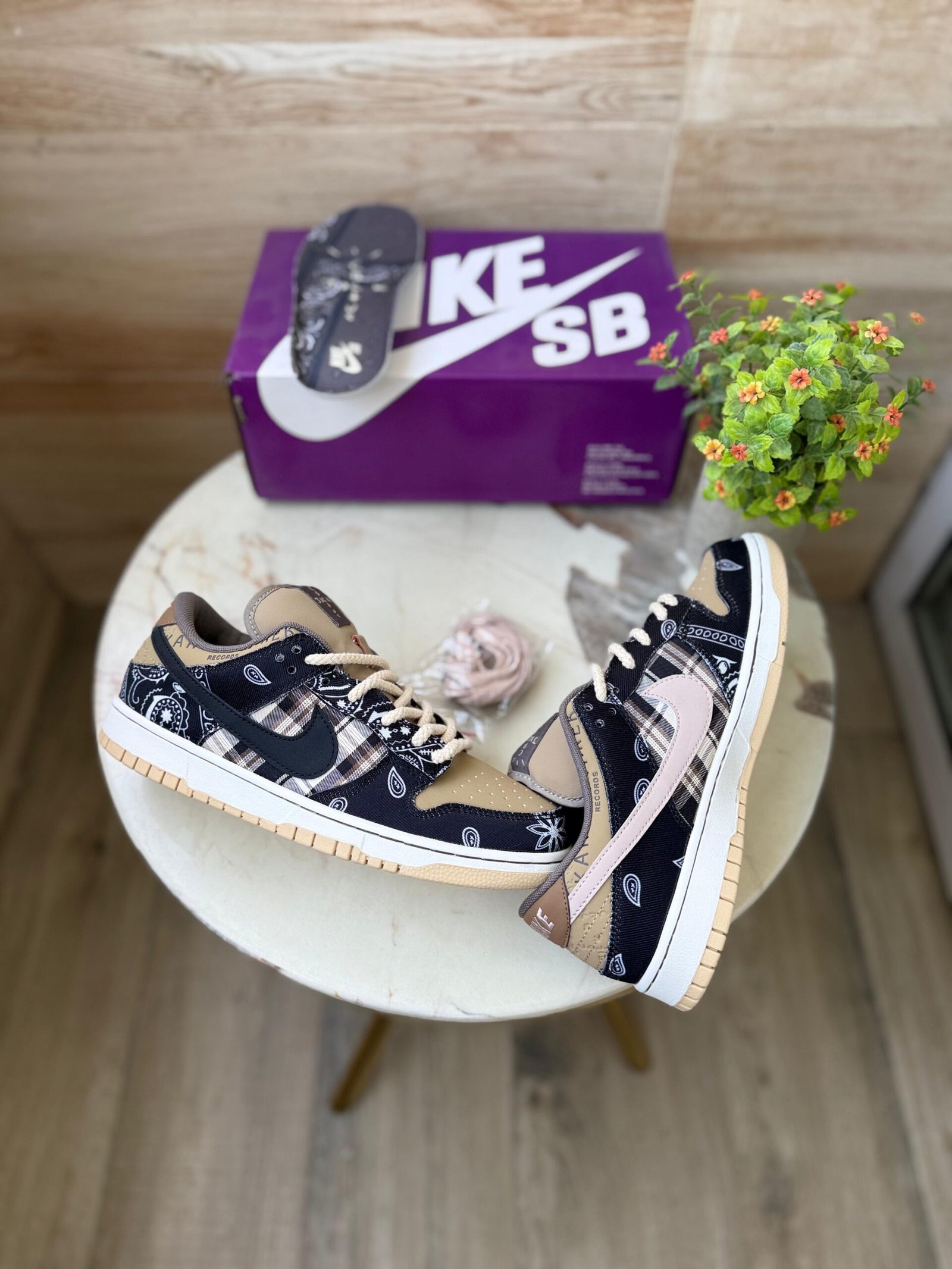 SB Dunk Travis Scott Street Shoes (4) SB Dunk Travis Scott Street Shoes (4)