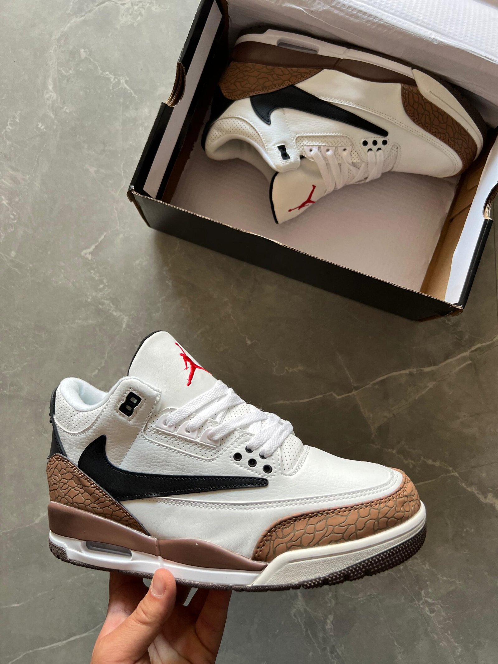 Retro 3 Travis Scott Sneakers Limited Stock