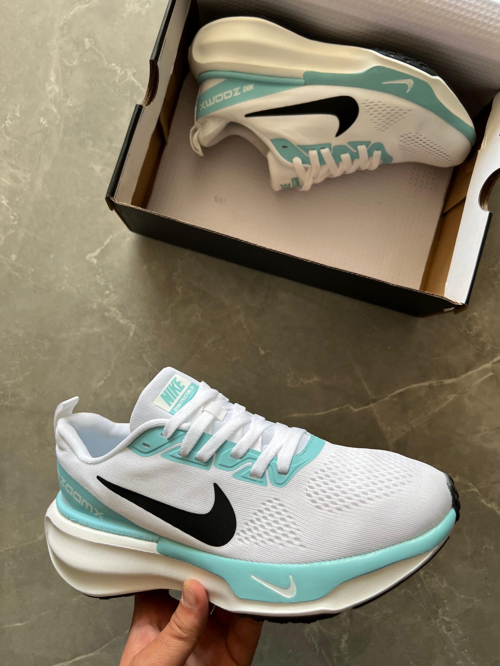 Zoom Invincible 2024 Sneakers 4 Colors