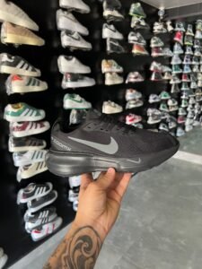 Zoom Invincible 2024 Sneakers 4 Colors