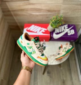 SB Dunk Stussy Luv Free Hugs Shoes