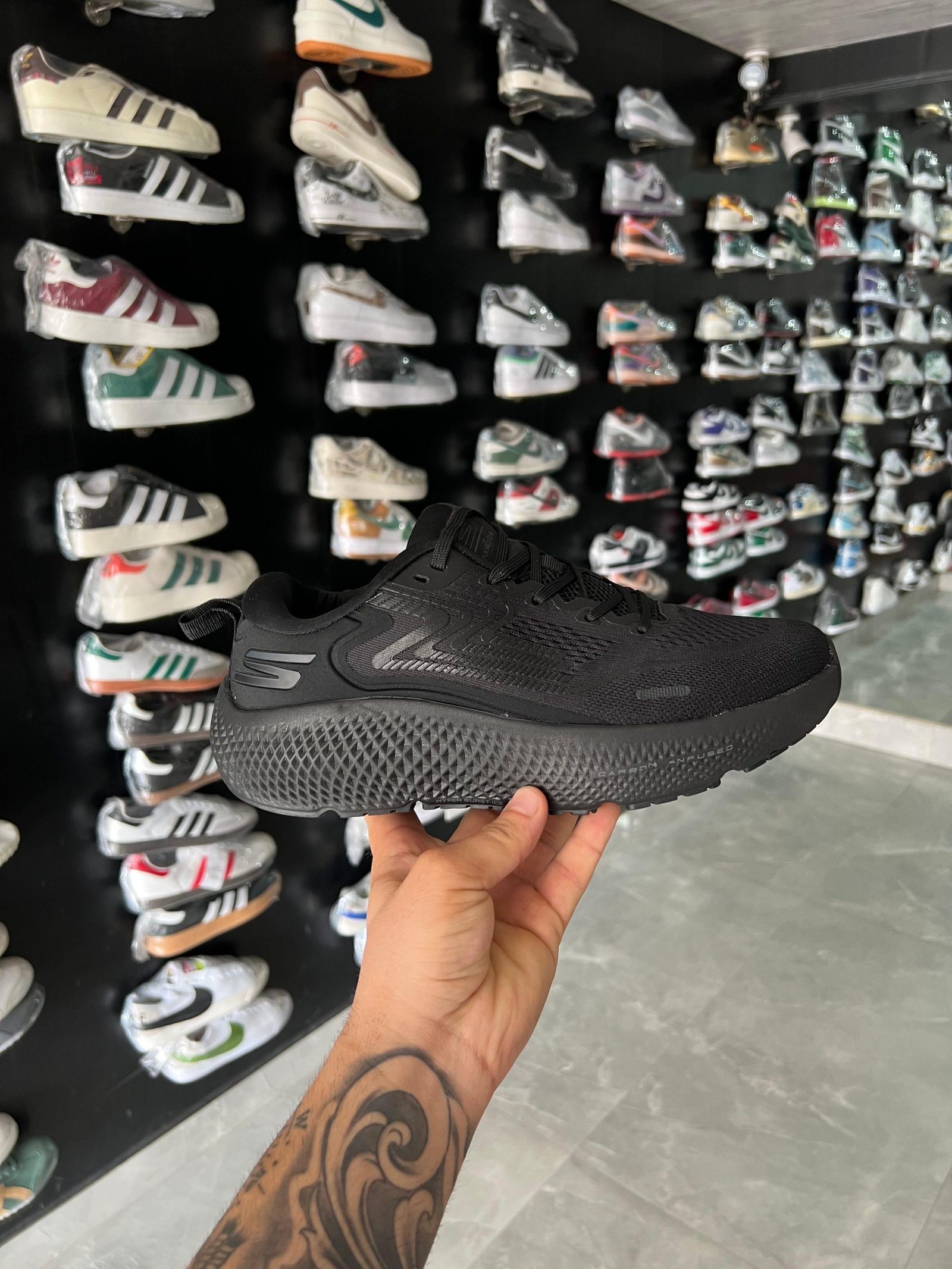 Hyperburst Carbon infused Sneakers (4) Hyperburst Carbon infused Sneakers