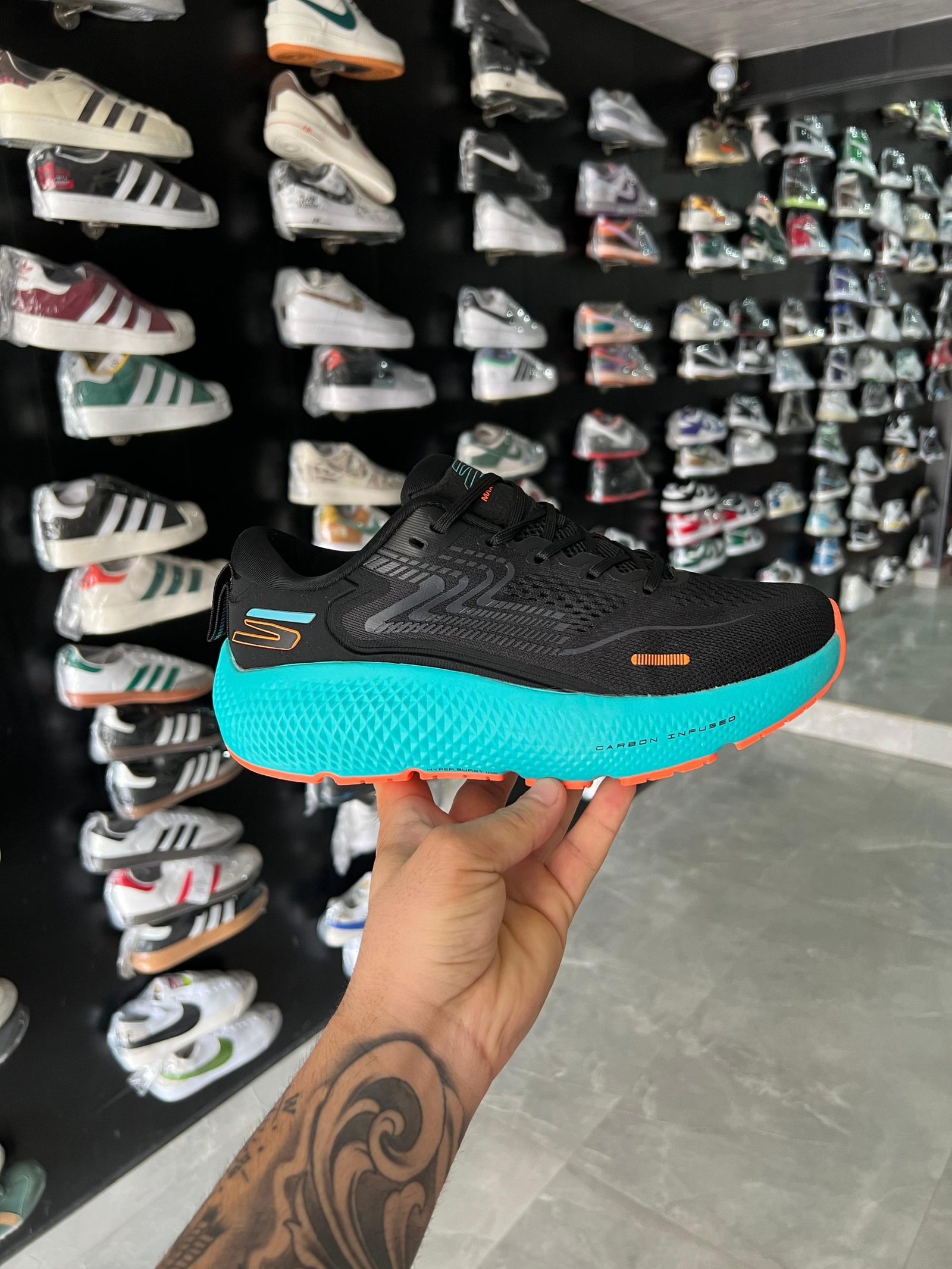 Hyperburst Carbon infused Sneakers (6) Hyperburst Carbon infused Sneakers