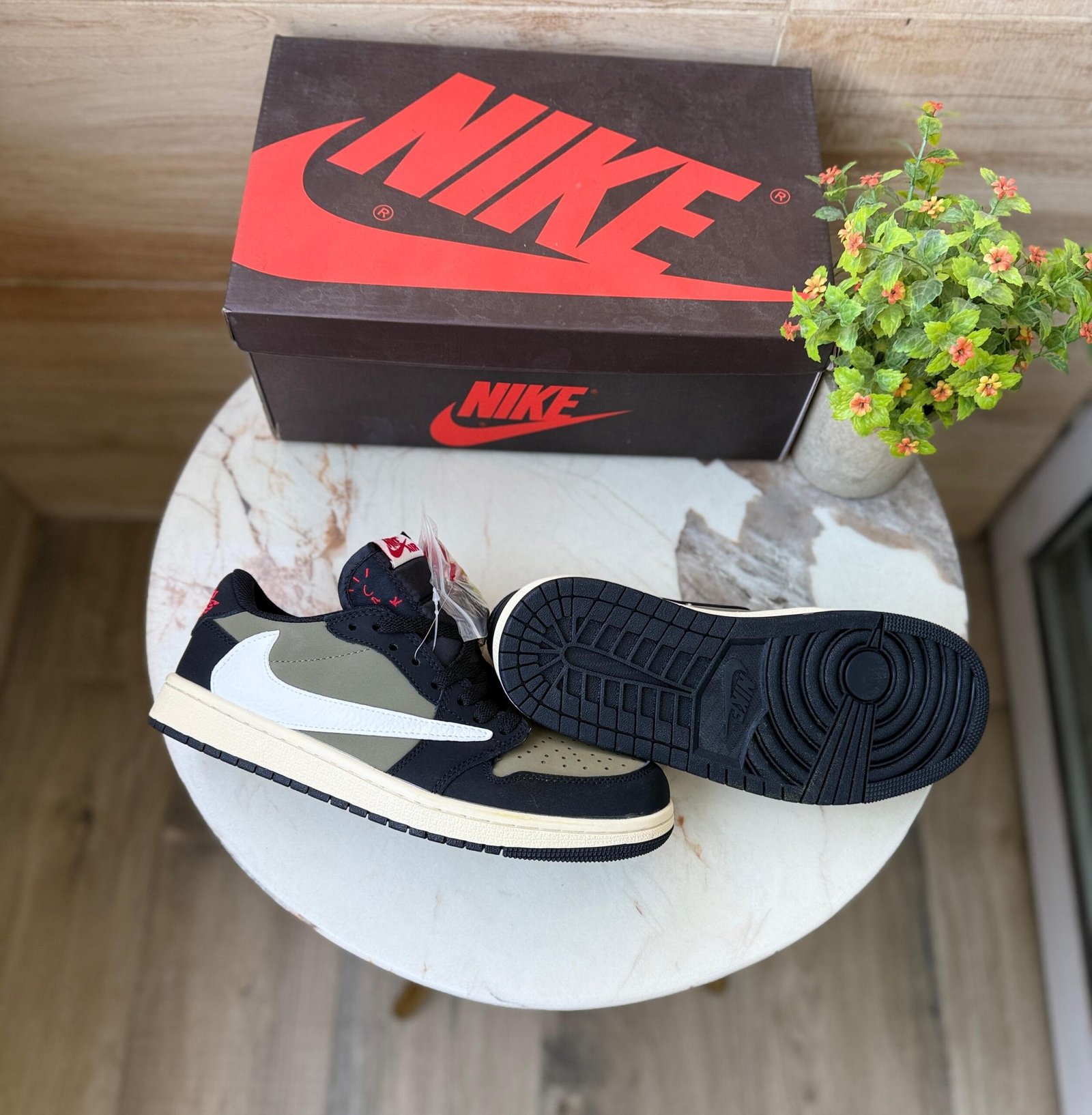 Low Travis Scott Olive Green Sneakers