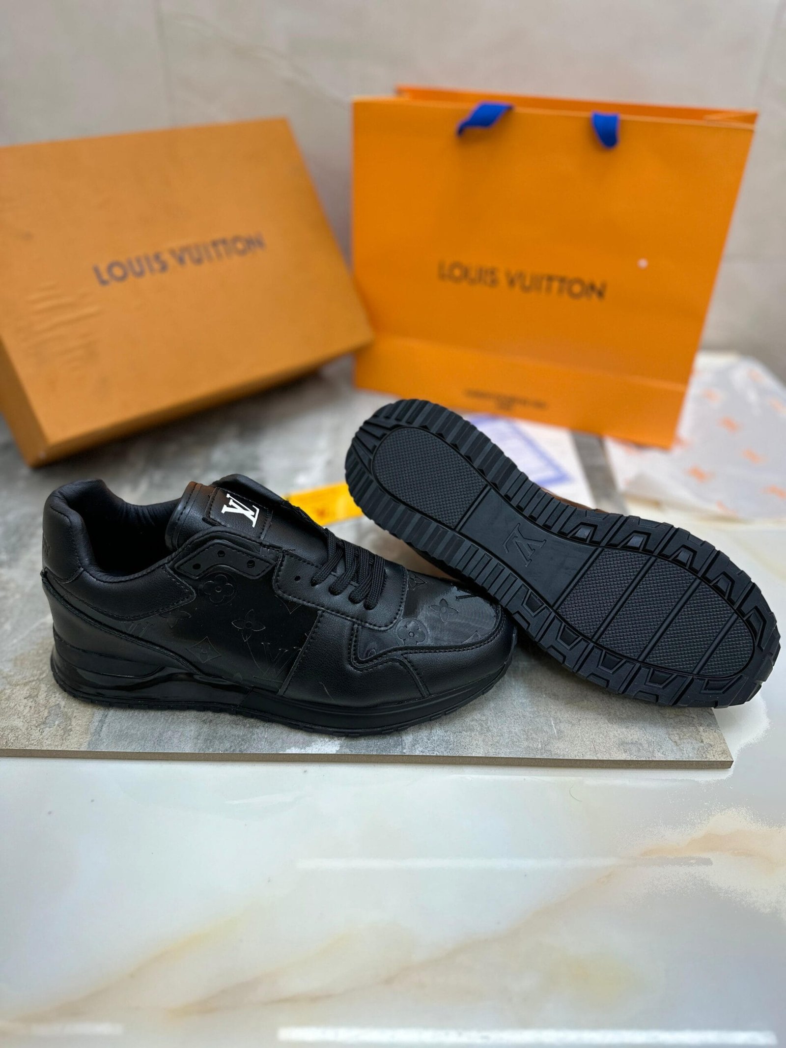 Run Away Sneaker Ultra Luxury Brand (4) Run Away Sneaker Ultra Luxury Brand (4)