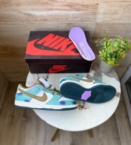 SB Dunk Chameleon Sneakers For Boys