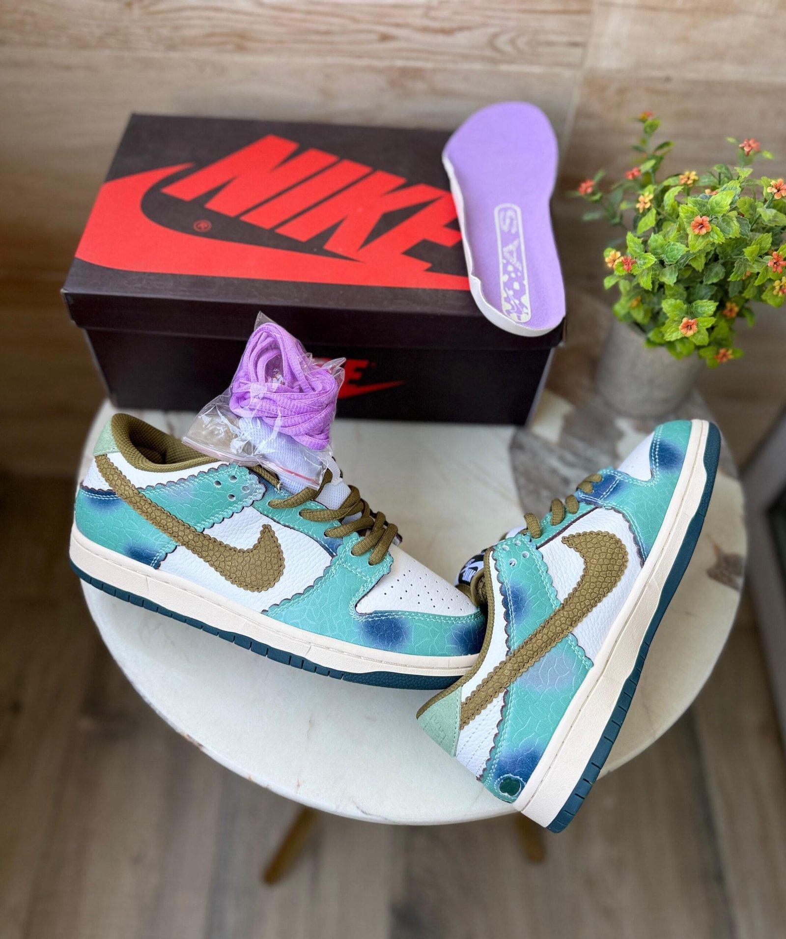 SB Dunk Chameleon Sneakers For Boys