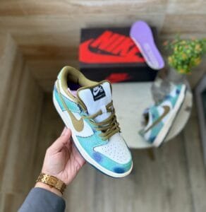 SB Dunk Chameleon Sneakers For Boys