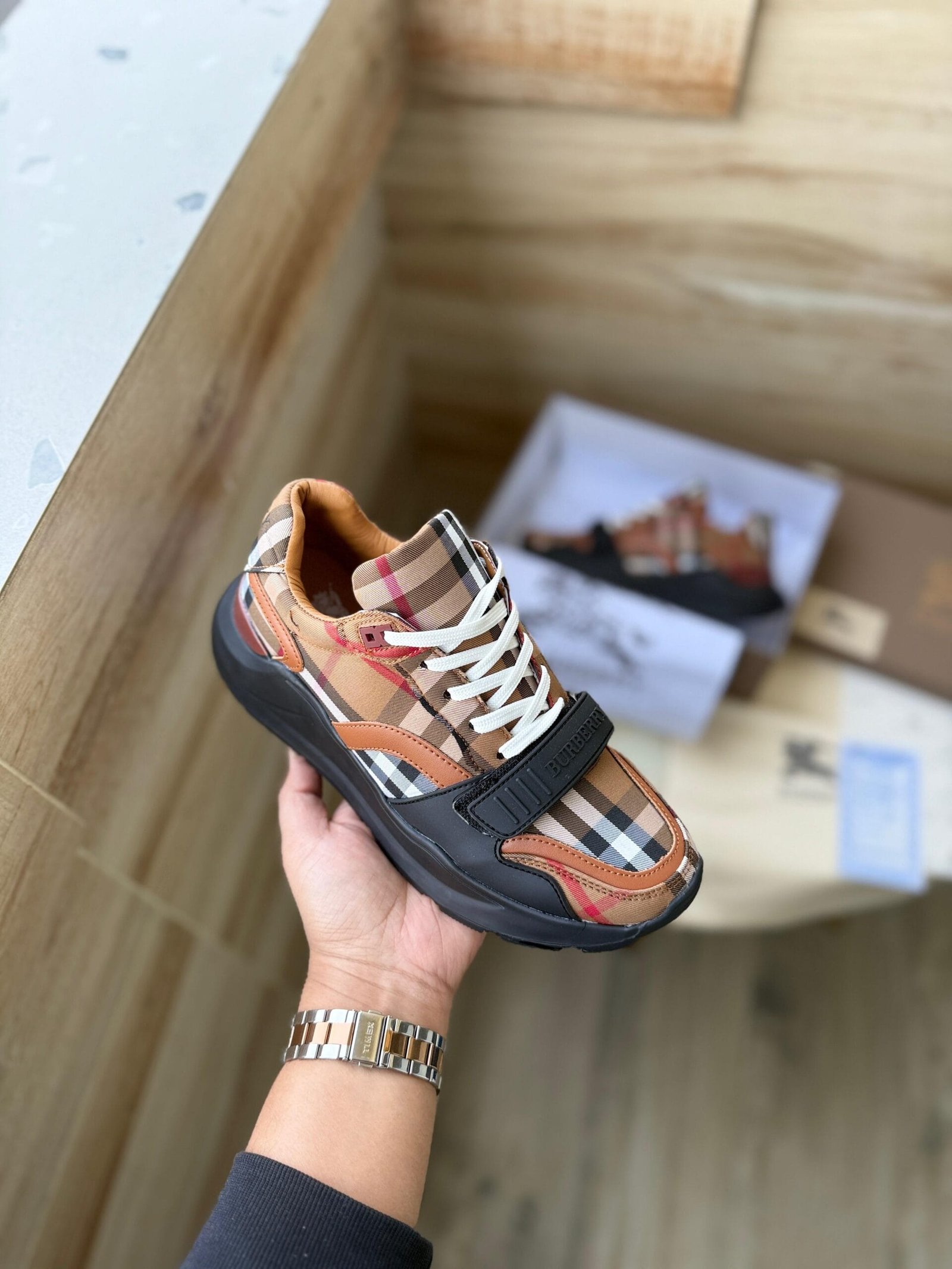 Imported Ultra Luxury London Sneakers On Sale