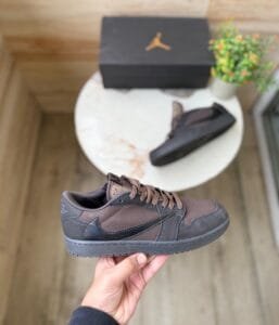 Og Sp Velvet Brown Travis Sneakers (2)