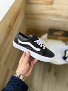 Old Skool Black Classic Skate Shoes (1)