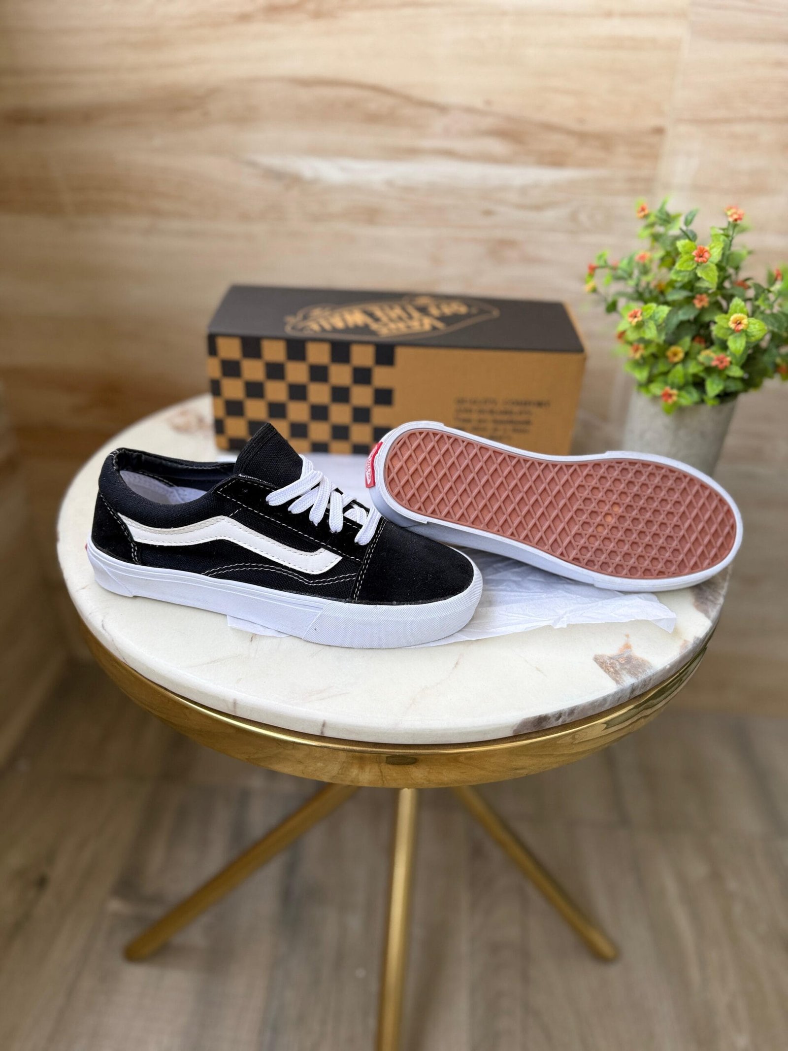 Old Skool Black Classic Skate Shoes (4) Old Skool Black Classic Skate Shoes (4)