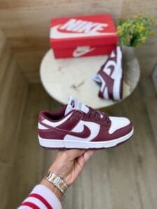 Sb Dunk Wine Sneakers Unisex On Sale (2)